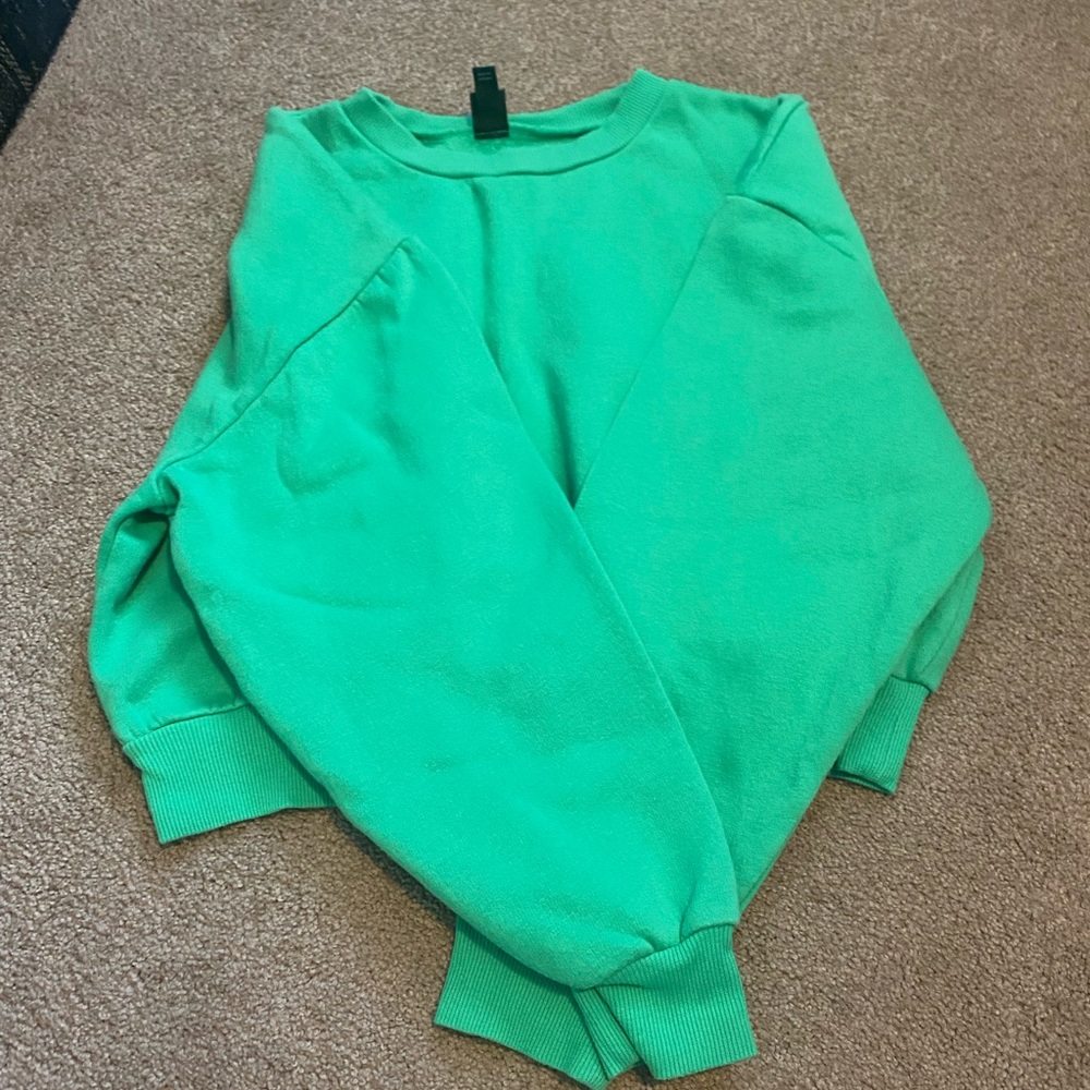 Green cropped crew neck